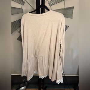 Cozy boutique tunic with lace